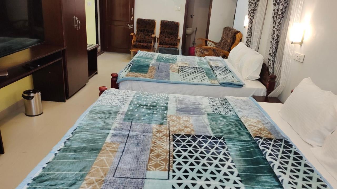 Royal Serene Villas ウーティ エクステリア 写真